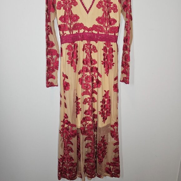 Chicwish Size XS V-neck floral embroidered mesh maxi dress wine red - Picture 4 of 15
